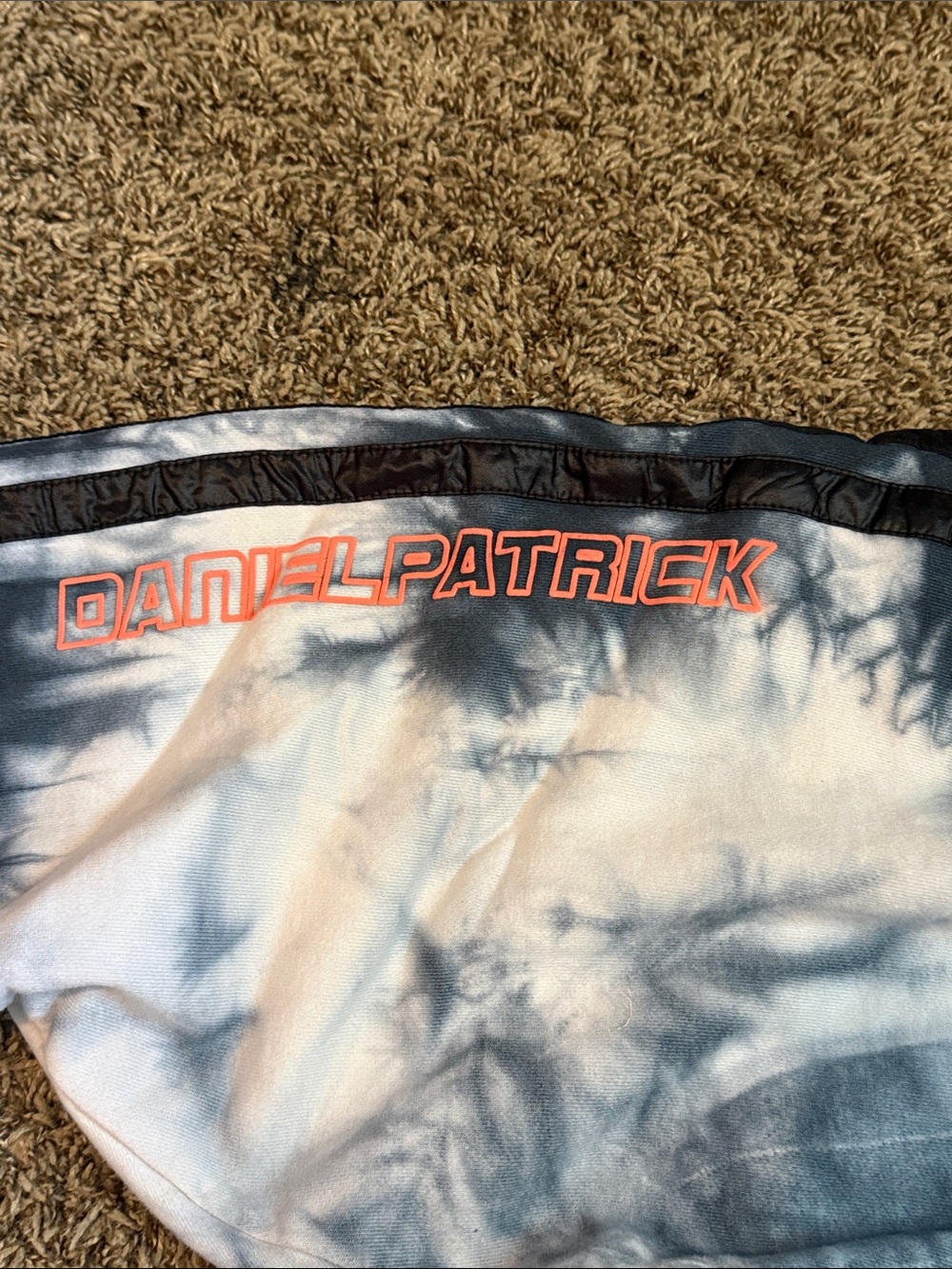 Adidas joggers XL - Picture 2 of 5
